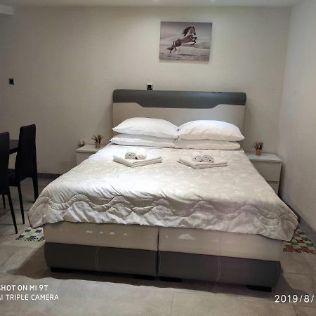 Apartament Cres Buitenkant foto