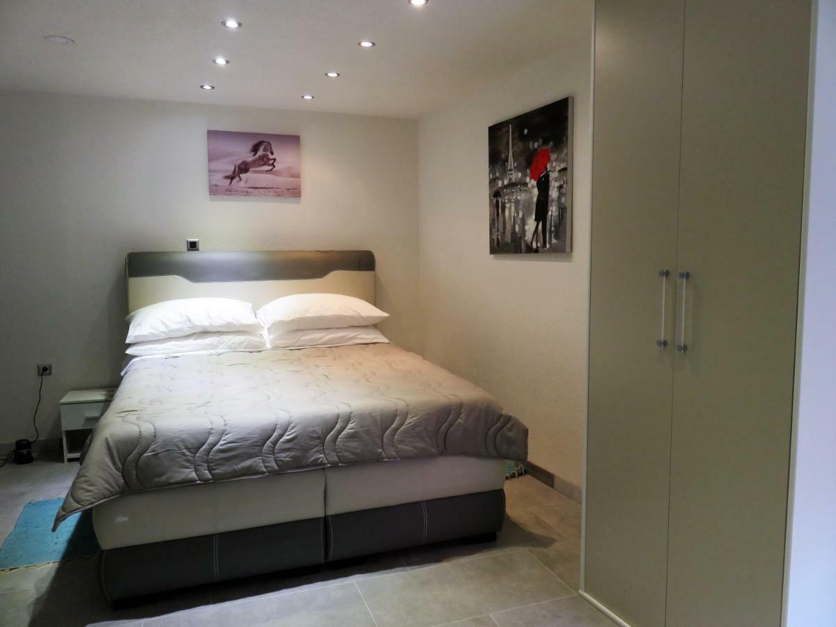 Apartament Cres Buitenkant foto