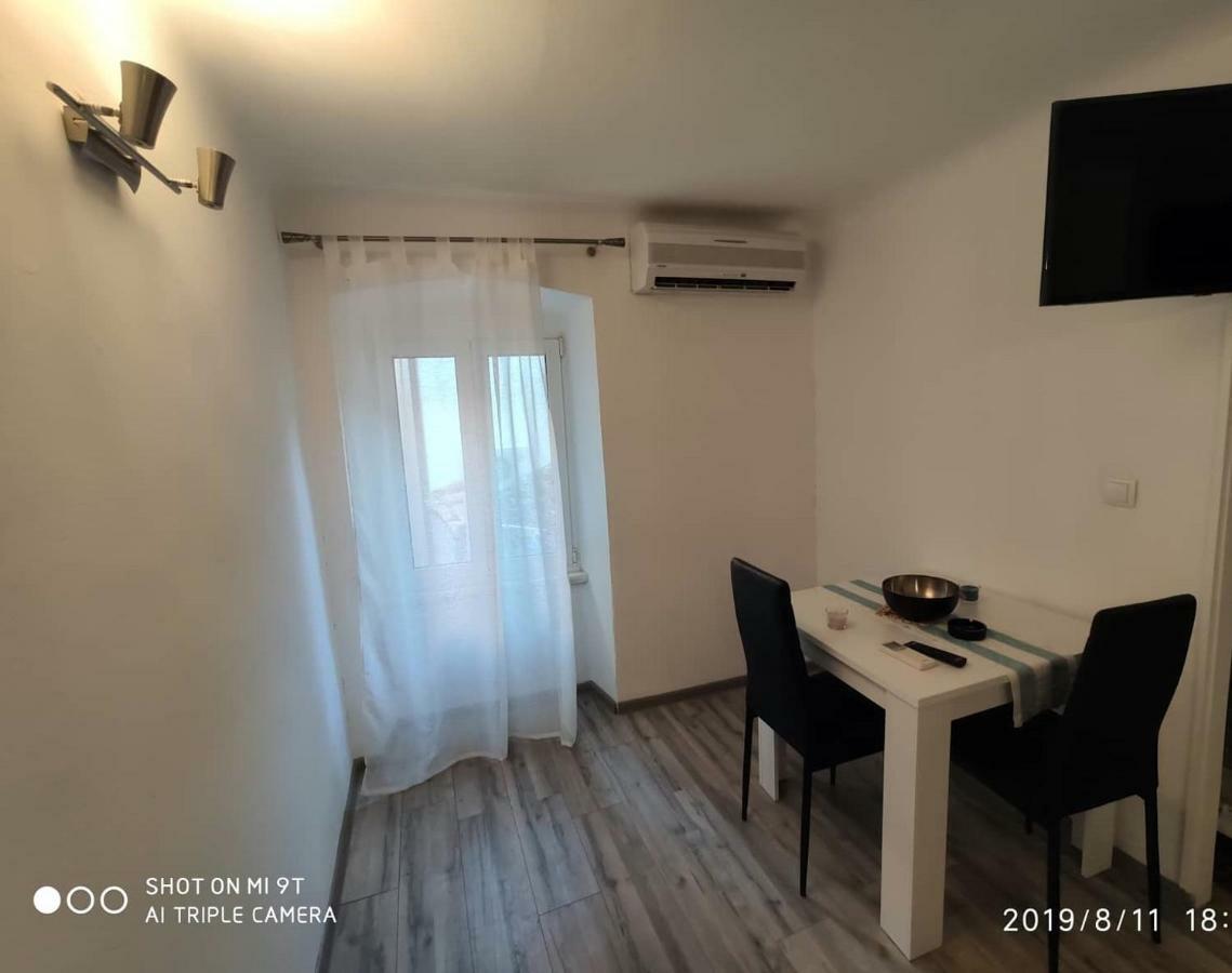 Apartament Cres Buitenkant foto