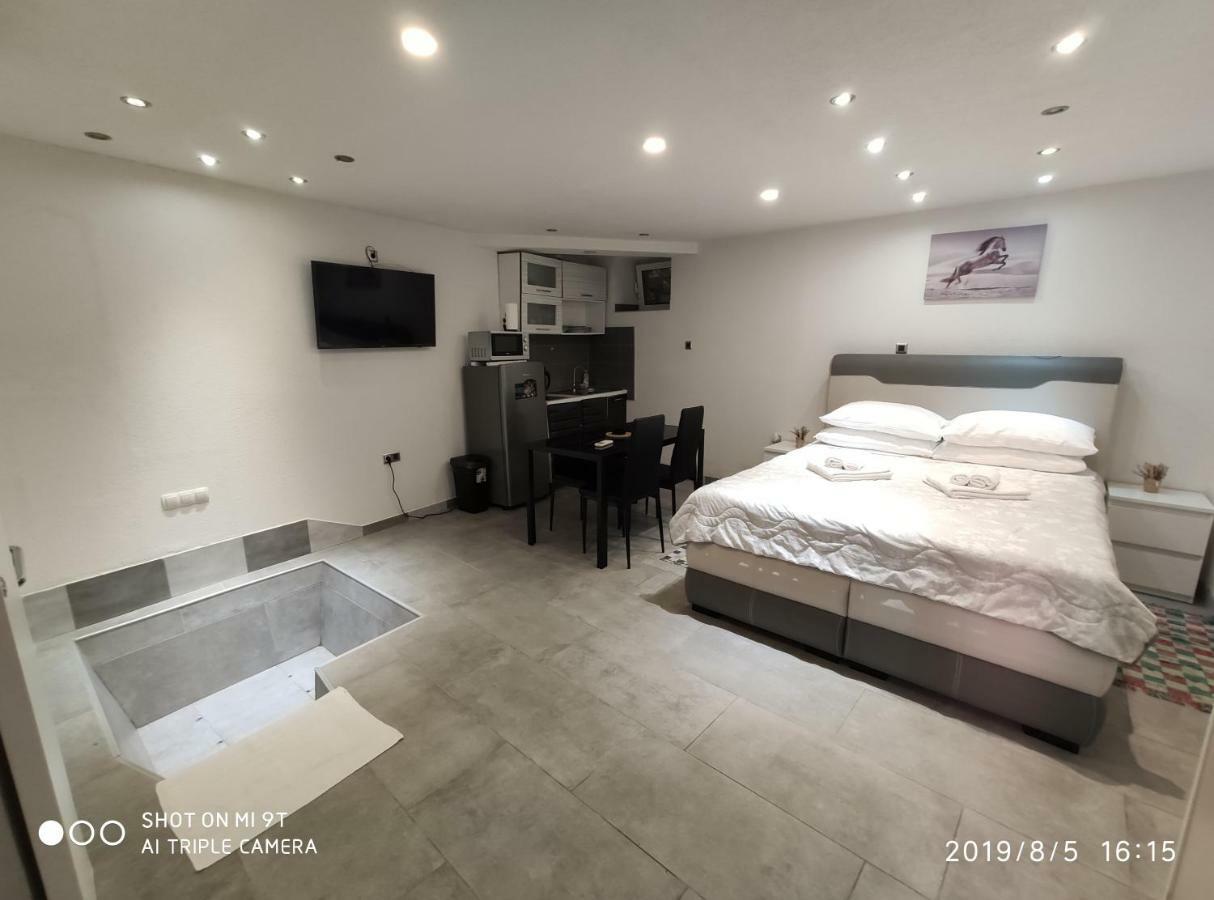 Apartament Cres Buitenkant foto