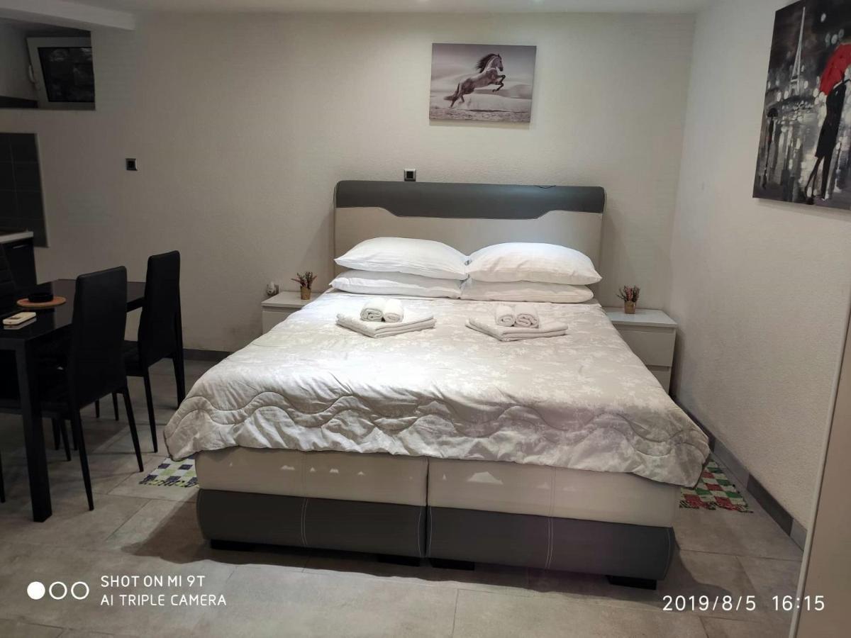 Apartament Cres Buitenkant foto